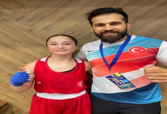 AZRA OCAK YARI FİNALDE