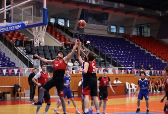 BASKETBOLDA ŞAMPİYON ÜNYE FEN LİSESİ