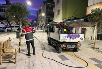 CADDE VE SOKAKLAR TEMİZLENİYOR