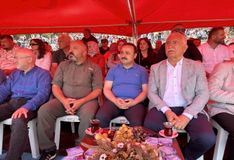 FESTİVALDE MHP HEYETİNE YOĞUN İLGİ