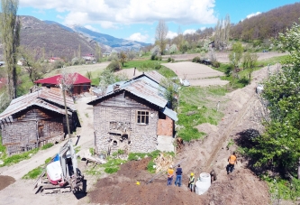 İLÇELERDE ALT YAPI ÇALIŞMALARI HIZ KESMİYOR