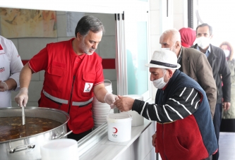 KAZANLAR İFTAR VE SAHUR İÇİN KAYNIYOR