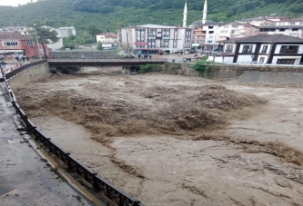 ORDU’DA ŞİDDETLİ YAĞIŞ CAN ALDI