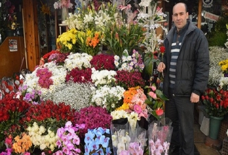 “ÖZEL GÜNLER ESNAFIN UMUT KAPISI”