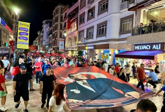 ZAFER YÜRÜYÜŞÜ KONSERLE TAÇLANDIRILDI