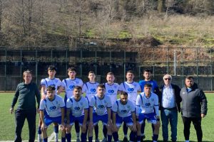 ÇAYBAŞI ZİRVEYE GÖZ KIRPIYOR