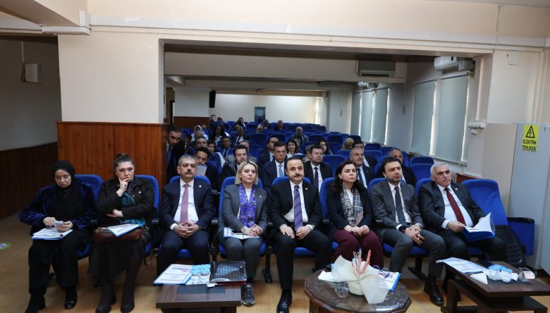 "GENÇLERİMİZİ ÜRETİMLE GÜÇLENDİRİP GELECEĞE HAZIRLIYORUZ"   