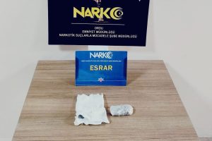 UYUŞTURUCU TACİRLERİNE OPERASYON: 1 TUTUKLAMA