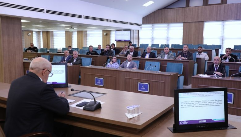 BAZI CADDELER ÜCRETLİ OTOPARK OLDU