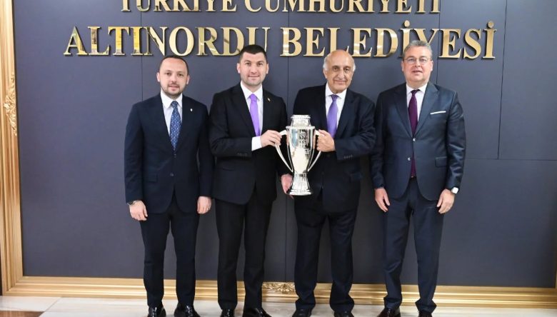 ŞAMPİYON 52 ORDUSPOR’DAN BAŞKAN TEPE’YE ZİYARET
