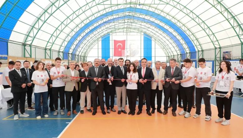 TÜBİTAK BİLİM FUARI COŞKUYLA AÇILDI