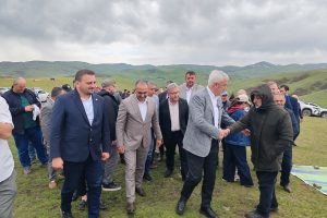ÇOBAN TEPESİ’NDE “VAHŞİ MADENCİLİK” TEPKİSİ