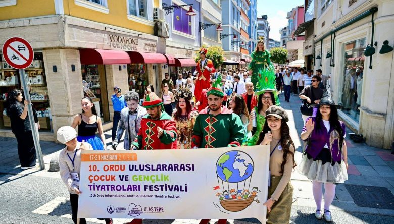 ÇOCUK VE GENÇLİK TİYATRO FESTİVALİ BAŞLADI