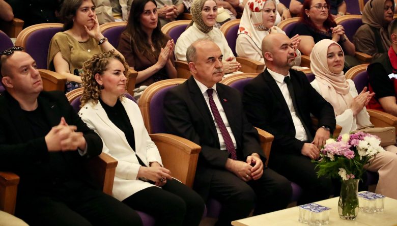 VALİ MUAMMER EROL: ÇOCUKLARIMIZ EN GÜZEL EMANETİMİZ   
