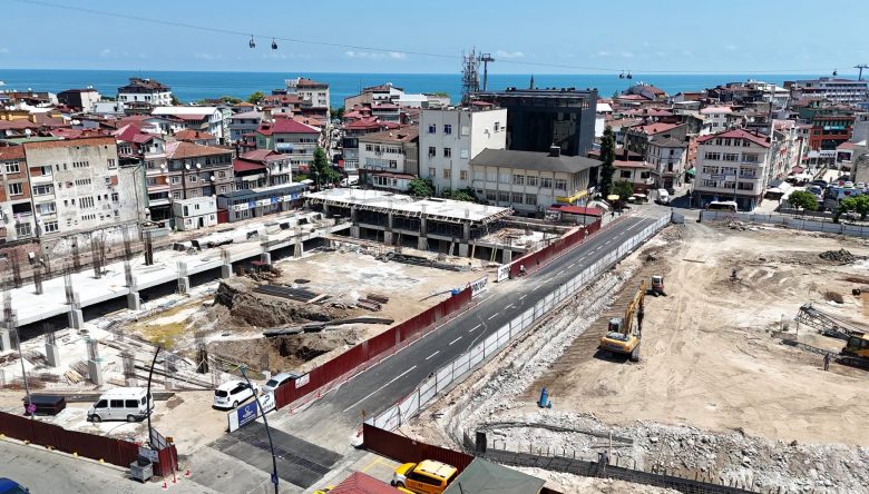 HÜKÜMET CADDESİ YENİDEN TRAFİĞE AÇILDI