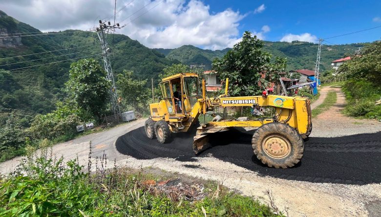 GÜLYALI’DA FINDIK ÖNCESİ YOL SEFERBERLİĞİ