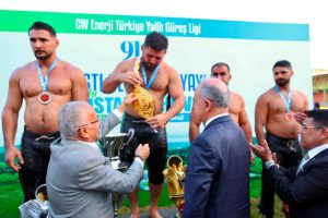 ERKAN TAŞ, AYBASTI ER MEYDANINDA ZİRVEYE ÇIKTI