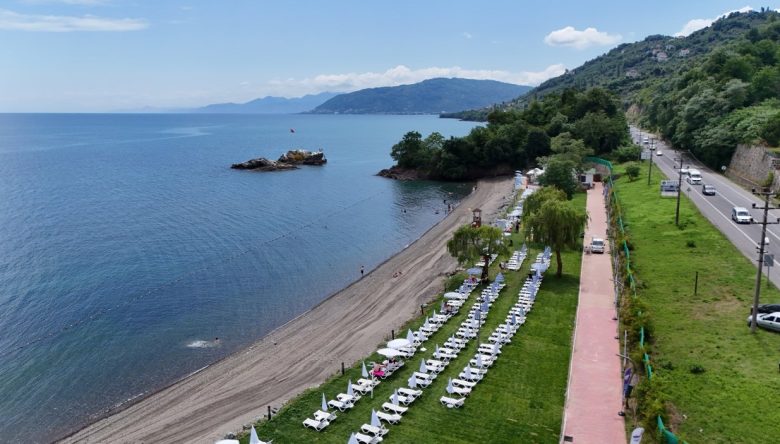 AKTAŞ PLAJI AKDENİZ, EGE’Yİ ARATMIYOR   
