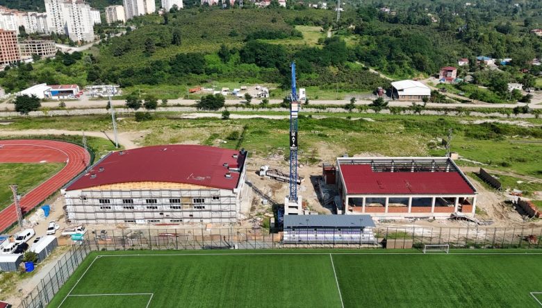 ESKİPAZAR’A ÇİFTE SPOR YATIRIMI