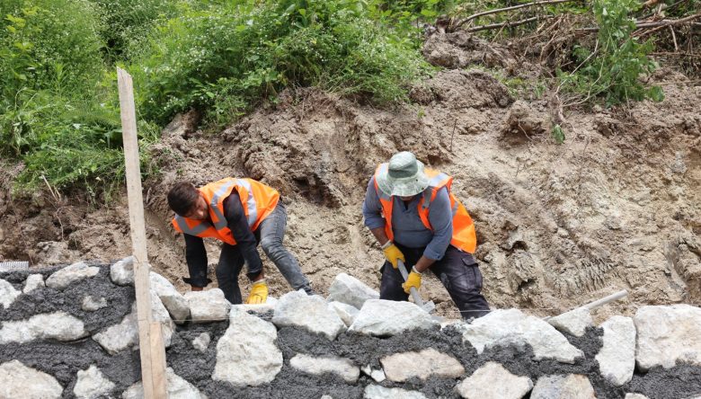KIRSAL YOLLARA TAŞ DUVAR GÜVENCESİ   